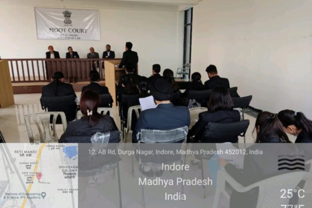 MOOT COURT